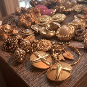 Huge vintage jewelry lot